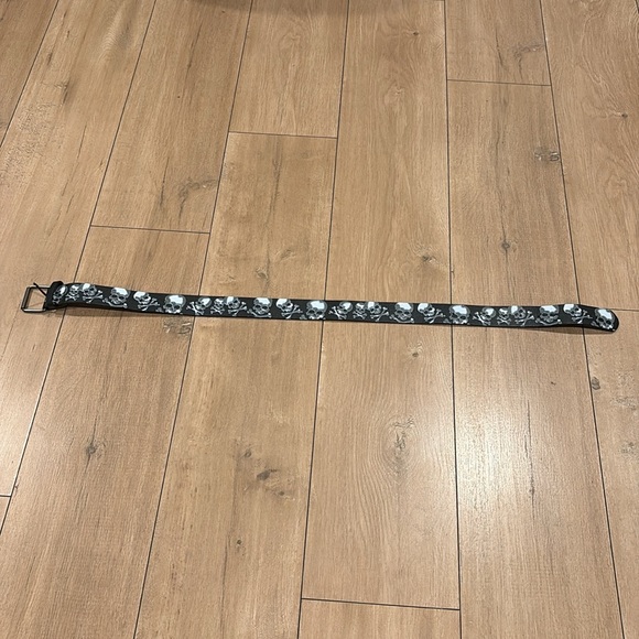 Skull and Crossbones Unixes Belt Size 26 - Picture 10 of 15